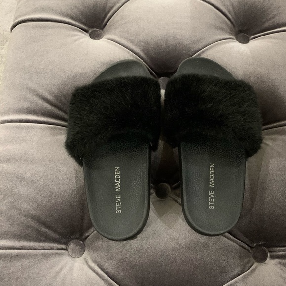Steve Madden fur slides - Picture 3 of 3